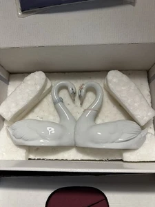 LLADRO "ENDLESS LOVE" HEART KISSING SWANS #6585 GLOSSY 5 1/4" TALL FIGURINE - Picture 1 of 10