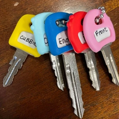 8pcs Waterproof Silicone Elastic Key Caps Key Identifier Tag Covers  Home - Immagine 1 di 4