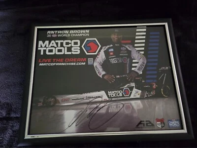Tarjeta de héroe autografiada enmarcada por la NHRA Top Fuel Tools Antron Brown Matco Tools Foto 1 de 3
