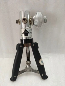 BOMBA MANUAL GENERADORA DE PRESIÓN GE DRUCK PV211 40 bar / 600 psi - Imagen 1 de 6