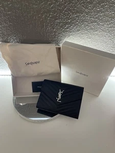 Verkauft Wird Eine Clutch Von Yves Saint Laurent . Echt Leder Und Original - Bild 1 von 3