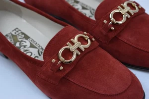 Nuevo Salvatore Ferragamo Talla 6.5 M Rojo Babs Gancini Bits Gamuza Mocasines Pisos Italia - Imagen 1 de 14