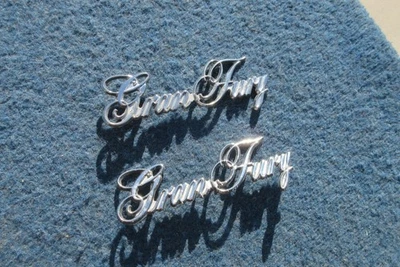 Plymouth GRAN FURY EMBLEMS pair 1975 1976 1977 Foto 1 de 4