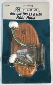 Gancho para bata de latón y madera maciza de roble para colgar de pared perillas de porcelana blanca NUEVO stock antiguo - Imagen 1 de 8