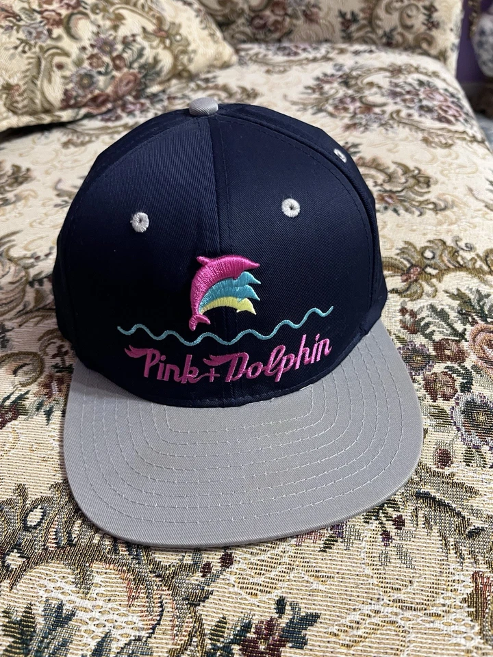 Gorra con logotipo unisex con correa ajustable Pink Dolphin Foto 1 de 4