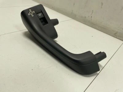 VOLKSWAGEN RABBIT 2006 2009 PUXADOR DE PORTA TRASEIRA ESQUERDA com INTERRUPTOR DE JANELA - Imagem 1 de 4