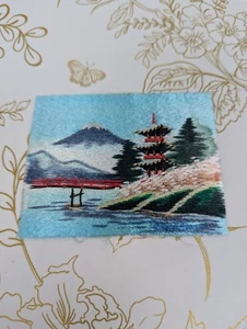 Quadro ricamo seta giapponese Mt Fuji paesaggio arte giapponese 5X4" vintage  - Foto 1 di 6