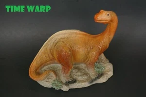 BANCO DE DINOSAURIOS BRONTOSAURUS SMALL WORLD DE COLECCIÓN 1987 VENDIDO POR WOOLWORTH - Imagen 1 de 3