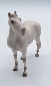 VINTAGE BREYER STABLEMATE STEHENDES STOCKPFERD - Bild 1 von 3