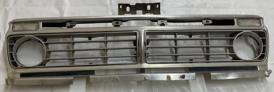 73-77 Ford Truck Grill Parking Lights Letter Emblems Frame Inserts Molding Trim - Изображение 1 из 4