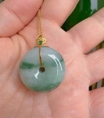 Gordito Colgante Disco Redondo Pastel Verde/Blanco Jade Jadeíta Oro 18k Nuevo Foto 1 de 4