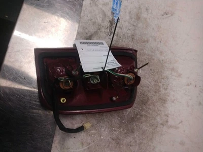 Conjunto de luz trasera derecha usado se adapta a: Toyota Rav4 2005 grado derecho A Foto 1 de 4