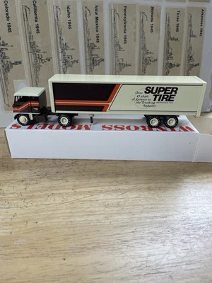 Winross Mack COE tractor/remolque súper neumático 1/64 fundido a presión sin usar, en caja Foto 1 de 4