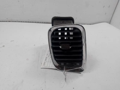 Driver Left Outer Dash Vent from 2015 Dodge Durango OEM 11790151 - Image 1 of 4