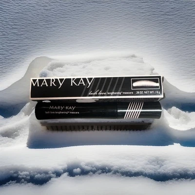 Máscara de pestañas Mary Kay Lash Love - NEGRA Foto 1 de 2