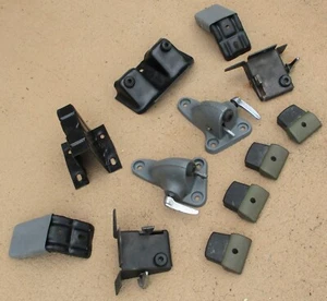 Juego de herrajes de asiento plegable de segunda fila gris Chevy GMC Suburban 1981-1991 fabricante de equipos originales - Imagen 1 de 14