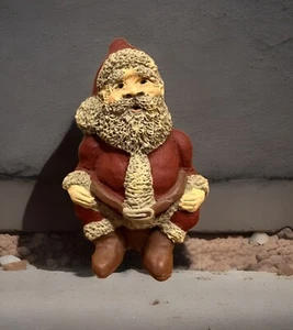 Folk Art Santa Claus Figurine Resin Signed Rustic Vintage - Bild 1 von 7