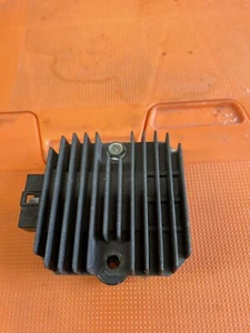 KAWASAKI VN1500 GPZ 600 ZR 750 ZEPHYR GPX REGULATOR RECTIFIER SH555 12.        2 - Picture 1 of 3