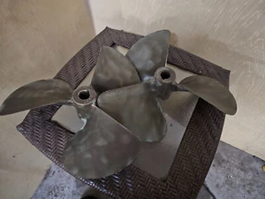 Bronze 15" x 16" LH Propeller 1 1/4" bore - Picture 1 of 2