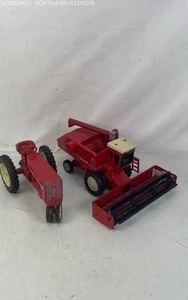 Vintage ERTL International Red Tractor & ERTL Harvester Combine Diecast Set - Picture 1 of 6