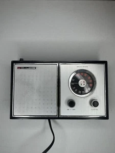 Vintage Bulova Model 1670 Solid State AM/FM Radio W/ Case. Working. - Picture 1 of 11
