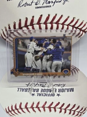 2025 Topps Series 2 NY Mets #432 acetato /10 On They Go! Bedlam Comes To Queens  - Imagem 1 de 4