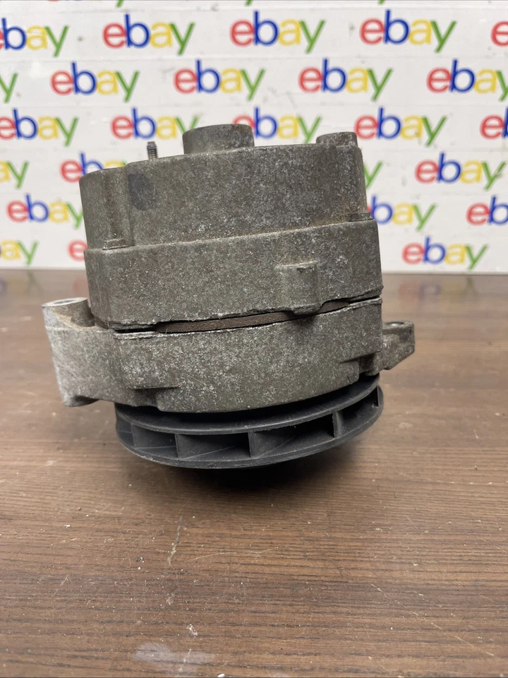 Chevy Camaro 1986 alternador OEM Foto 1 de 4