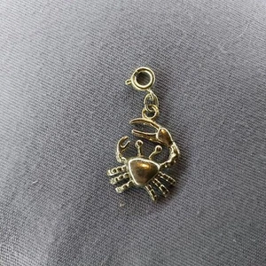 Crab Gold-Toned Charm Pendant Keychain 1 1/4" - Picture 1 of 2