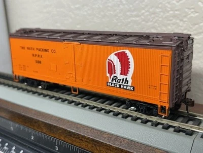 RATH PACKING " WARBONNET " 40ft WOOD SHEATH ICE REEFER - HO Scale- NEW RTR OOP - Image 1 of 4