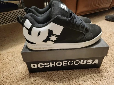 DC Court Graffik Skate Shoes Mens Sz 10 Black  Sneakers - Image 1 of 4