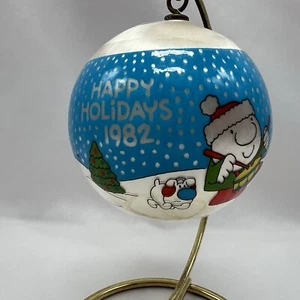 VTG 1982 ZIGGY Cartoon Christmas Ornament Satin Ball Snow Scene Dog 2.75" *Read* - Picture 1 of 4