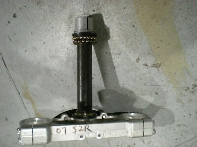 2007 DUCATI S2R MONSTER 1000 HASTE DE DIREÇÃO TRIPLA INFERIOR ÁRVORE - Imagem 1 de 2