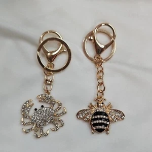 Lote de 2 Llaveros Bolso Dijes Plata Estrás Cangrejo Negro Abeja Estrás Nuevo sin Etiquetas - Imagen 1 de 4