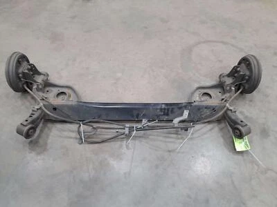 Nissan Versa 2014-2019 1,6 L eje de viga trasera conjunto de suspensión trasera OEM Foto 1 de 4