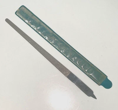 Lima de uñas Diamon Deb 8" vintage años 60 con funda verde azulado original ENVÍO GRATUITO PJ Foto 1 de 4