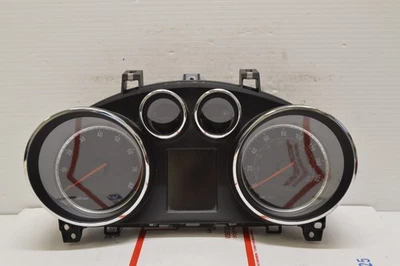 Cuadro de instrumentos velocímetro Buick Encore 2016 16 85 k millas AA8 009 Foto 1 de 4