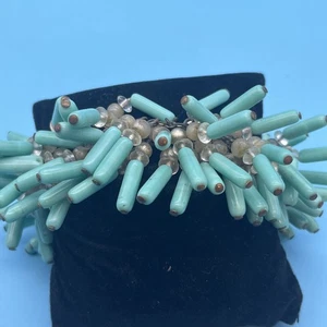 Pulsera sin firmar tubo azul y cuentas de perlas Hess? Haskell? Necesita TLC - Imagen 1 de 11