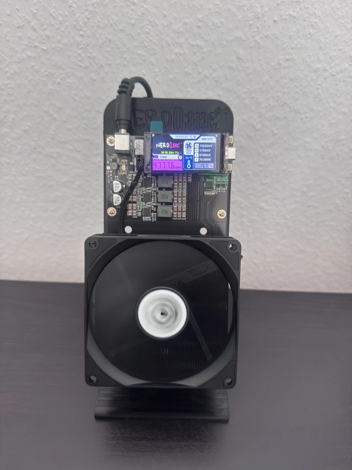 NerdQaxe++ Solo bitcoin Miner 4,8TH/s - Lottery Miner - Bitcoin Mining - Bild 1 von 4