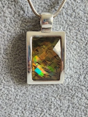 Collar Cadena Serpiente Kenneth Cole Vidrio Laminado Tono Plateado 16-19" Amarillo/Verde Foto 1 de 4