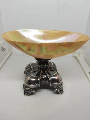 VIDE POCHE BAGUIER PETITE COUPE SUR PIED en ARGENT Massif et coquille NACRE - Photo 1/4