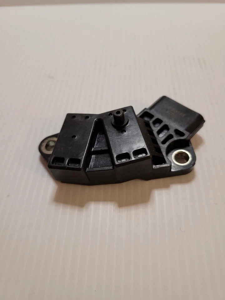 HITACHI Manifold Absolute Pressure Sensor PRS0004 - Image 1 of 3