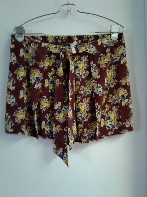 Xhilaration Women's Shorts Summer Red Yellow Floral Size M - Image 1 of 4
