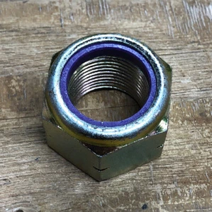 New Volvo Lock Nut Part #8397263. - Bild 1 von 9