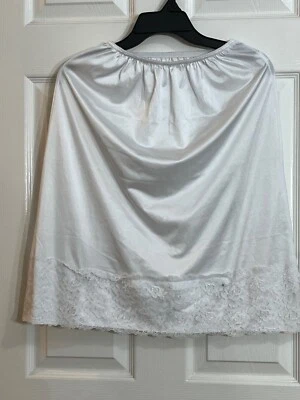 Vintage White Half Slip with Hidden Pocket Lace Hem Nylon Lingerie Size Large US - Image 1 of 4