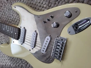 Guitarra eléctrica estilo Stratocaster - Imagen 1 de 6