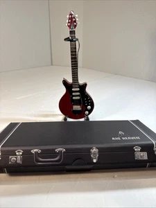 BRIAN MAY (Queen)- Signature Red Special 1:4 Scale Replica Guitar ~Axe Heaven~ - Picture 1 of 7