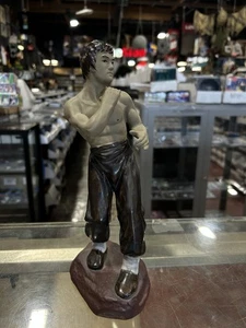 Statuina Kung Fu Bruce Lee Vintage • Statua Arti Marziali in Ceramica Cina - Foto 1 di 5