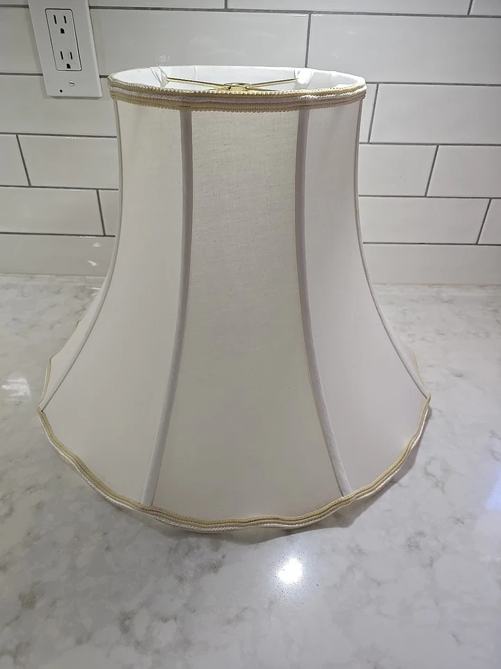Large Ivory Scallop Bell Lampshade - Image 1 of 4