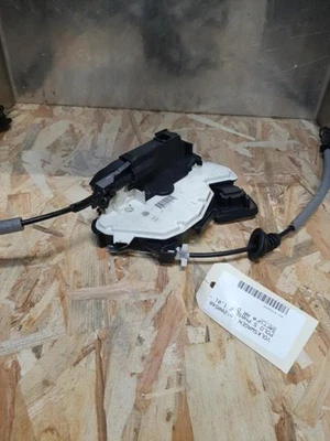 Serrure arriere droit VOLKSWAGEN POLO 5 PHASE 2 6C0839014A - Photo 1/3