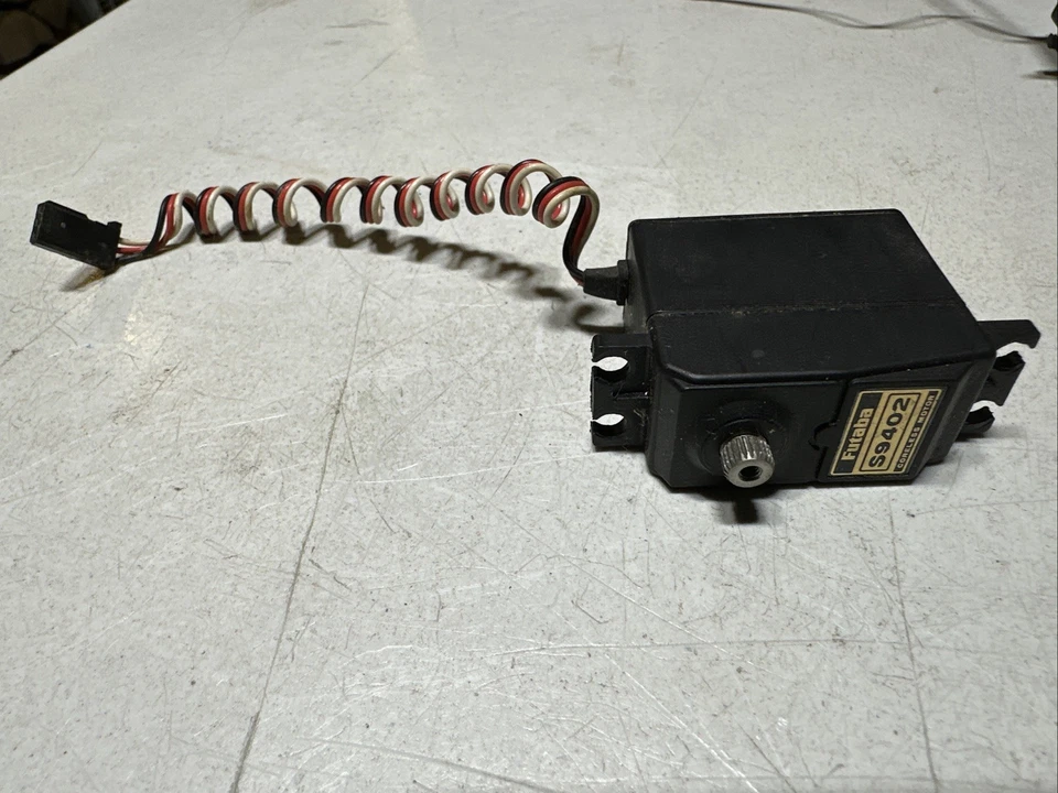 VINTAGE Futaba S9402 Coreless High Speed Metal Gear BB SERVO - Image 1 of 1
